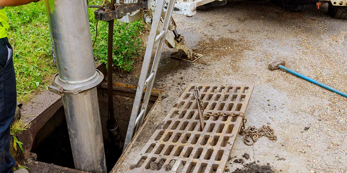 how does trenchless sewer line repair work